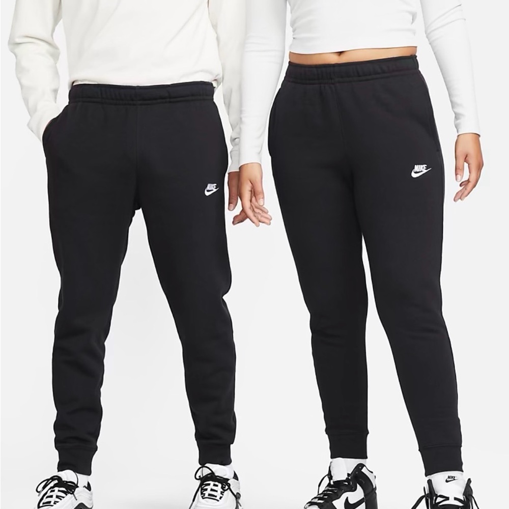 Nike Sportswear Club Fleece Joggers - Picture 2 of 5